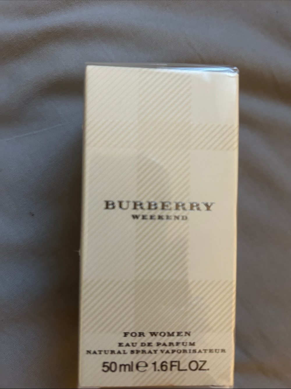 Burberry Weekend for Women - Cream Box Weekend Fragrance